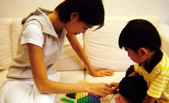 “英亚官方网站”
1碗鸡蛋面 测出家庭的3种品级 第一级 毁了孩子怙恃却不自知(图2)