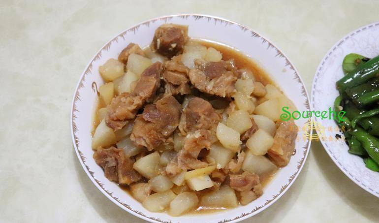 英亚官方网站-
开学了 晚餐四菜一汤一道小吃 50分钟做好 荤素搭配孩子爱吃！(图3)