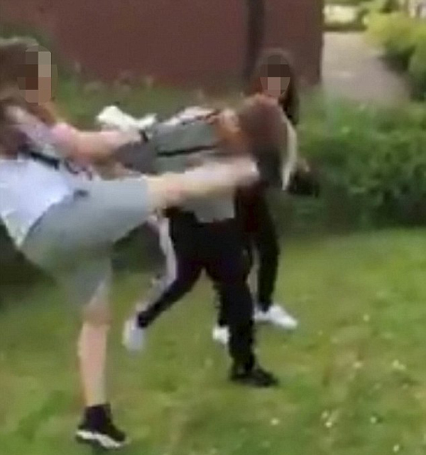 自制粽子的做法_粽子界的南北之战——你选咸or甜粽子?_自制粽子怎么做_A糖果粑粑的菜谱|英亚官方网站(图1) 英亚官网首页